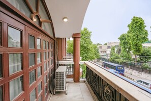Balcony view - FabExpress Lloyd House (New Delhi)