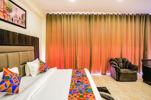 Lakens van Egyptisch katoen, luxe beddengoed, een bureau