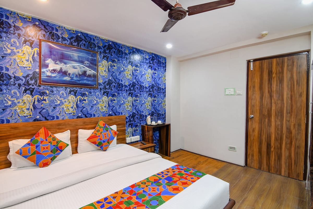 Deluxe Room | Egyptian cotton sheets, premium bedding, in-room safe, soundproofing