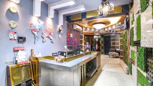 Quầy tiếp tân