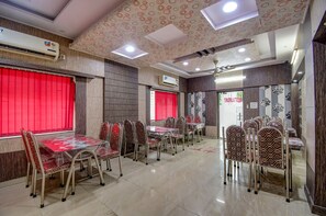 Restaurant - Fabhotel Adri Hotels (Barakpur)