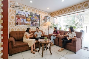 Khu tiếp khách ở sảnh