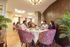 Restaurant - Fabhotel F9 Mall Road (Dehradun)