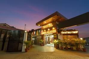 Exterior - Fabhotel F9 Mall Road (Dehradun)