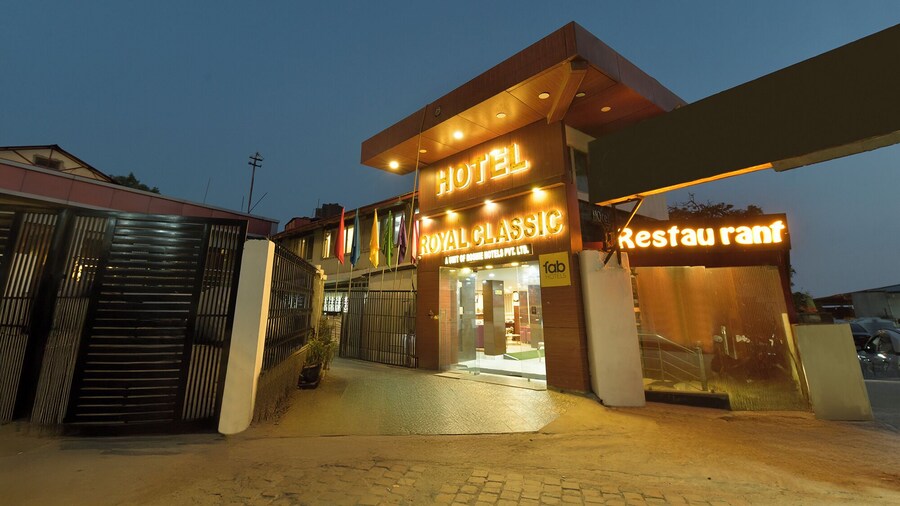 Fabhotel F9 Mall Road