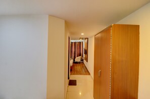 1 bedroom, Egyptian cotton sheets, premium bedding, in-room safe