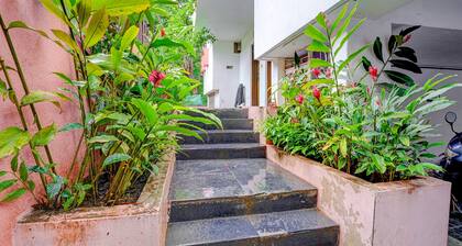 Fabhotel Vardhan House