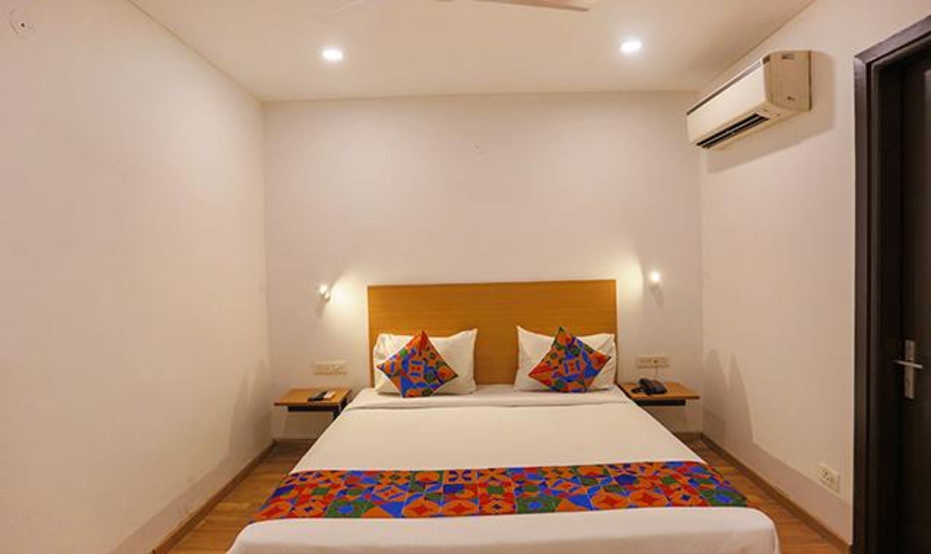 Photo - F9 Paschim Vihar by Fabhotel