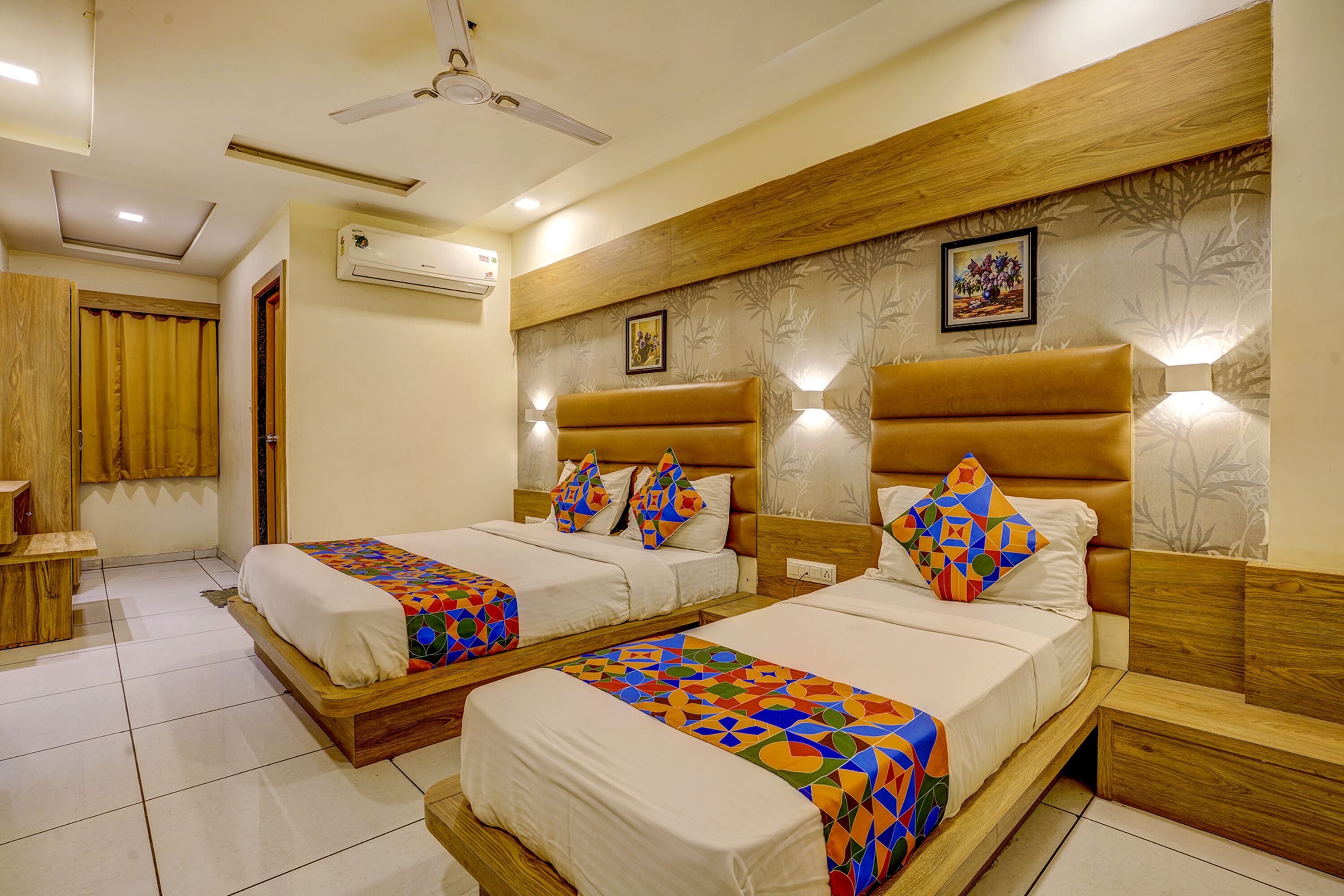 Fabhotel Silver Palace