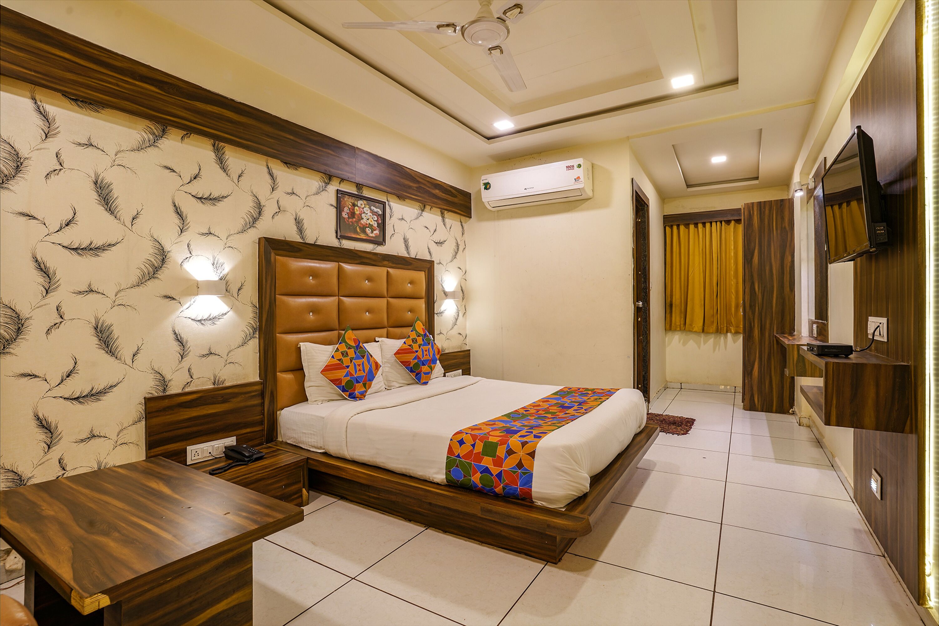 Fabhotel Silver Palace