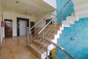 Lobby - Fabexpress King'S One (Noida)