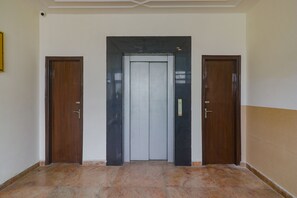 Elevator - Fabexpress King'S One (Noida)