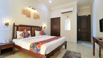 Deluxe Room | Egyptian cotton sheets, premium bedding, in-room safe, free WiFi