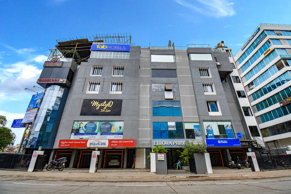 Fabhotel Gargi Inn