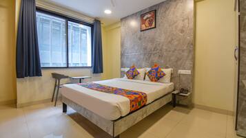 Egyptian cotton sheets, premium bedding, in-room safe, desk