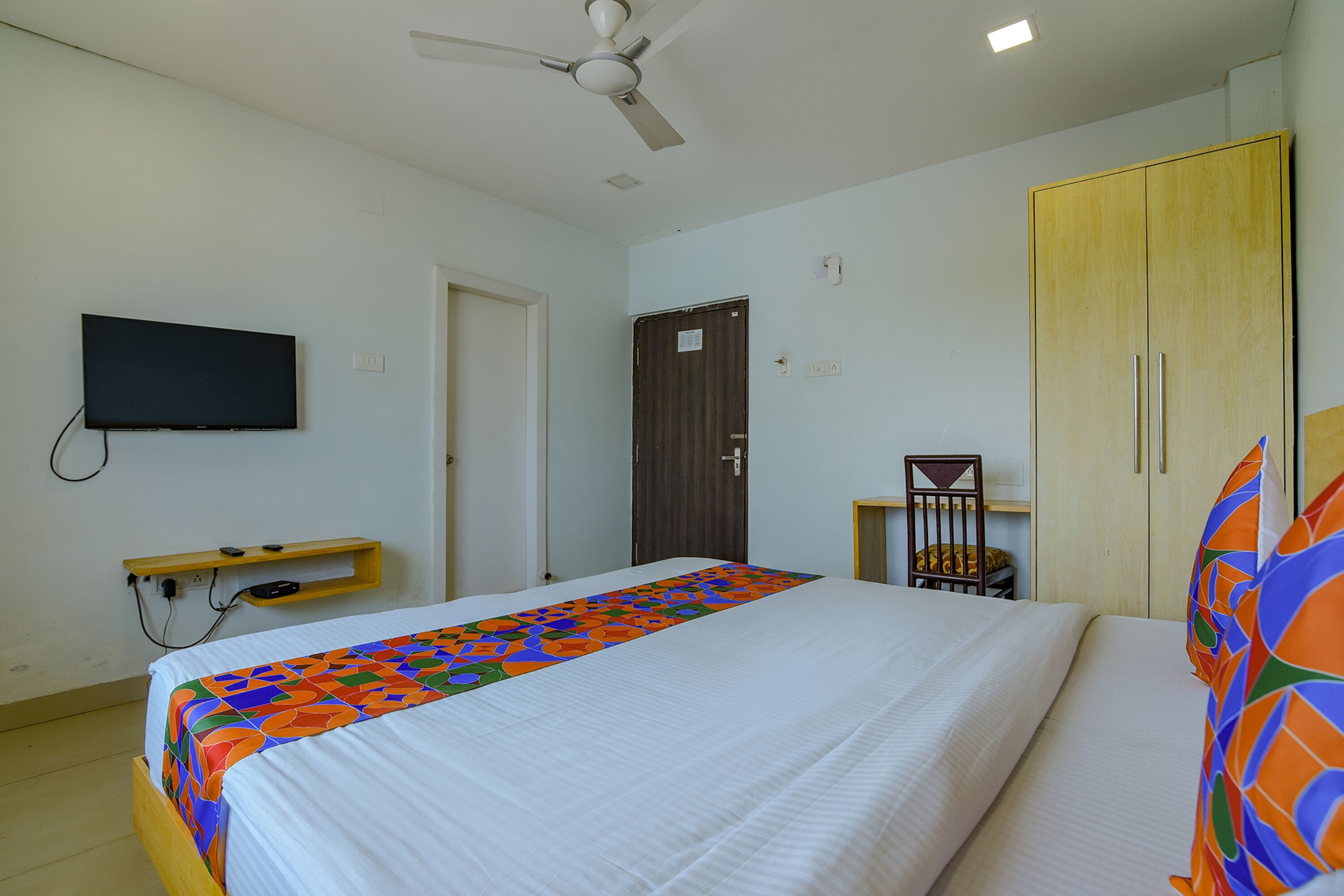 egyptian cotton sheets, premium bedding, in-room safe, free wifi