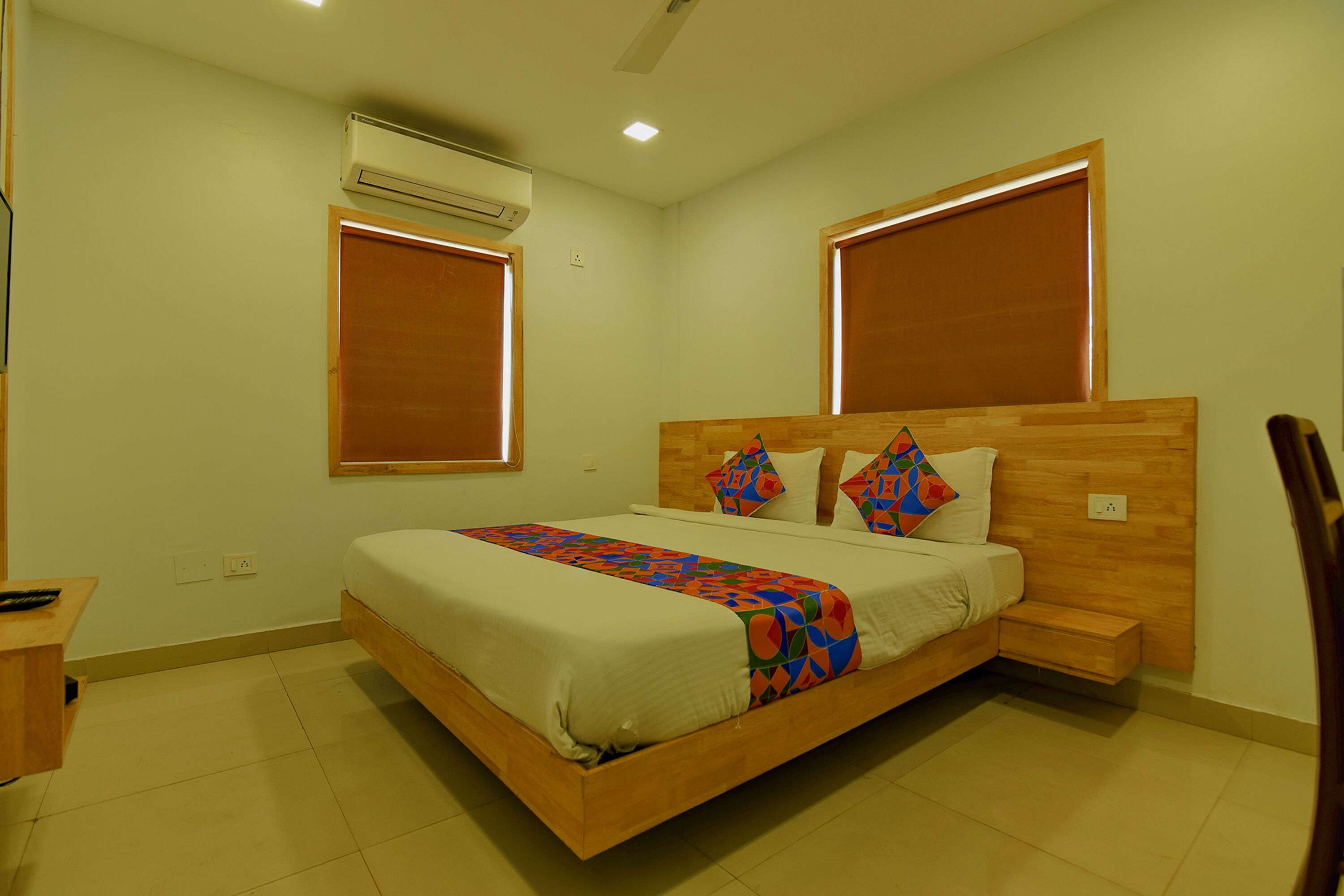 egyptian cotton sheets, premium bedding, in-room safe, free wifi