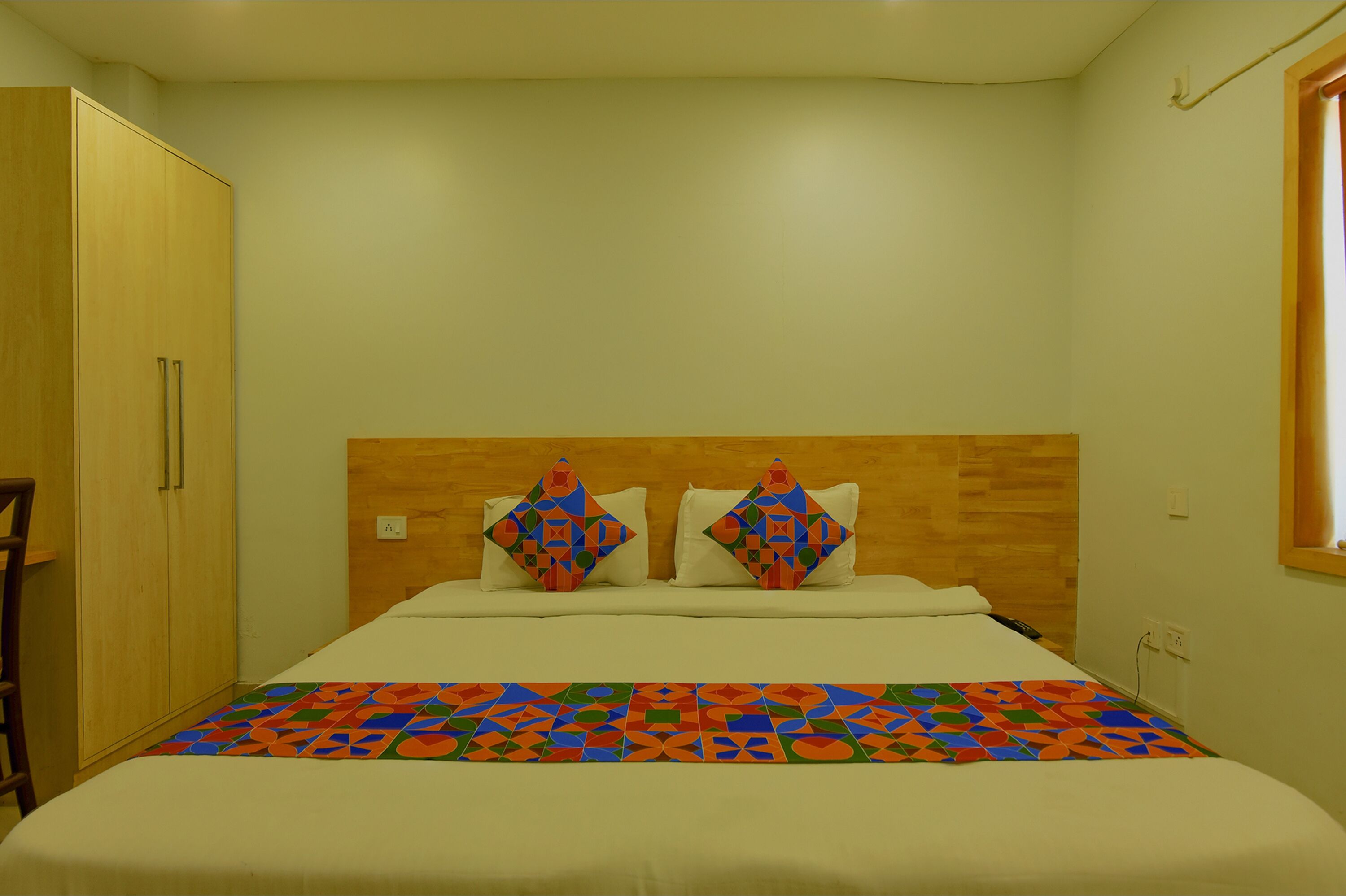 egyptian cotton sheets, premium bedding, in-room safe, free wifi