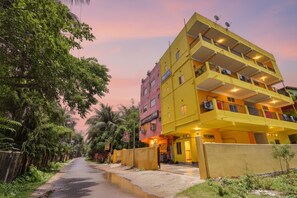 Property entrance - Fabhotel Knight Airways (Guwahati)