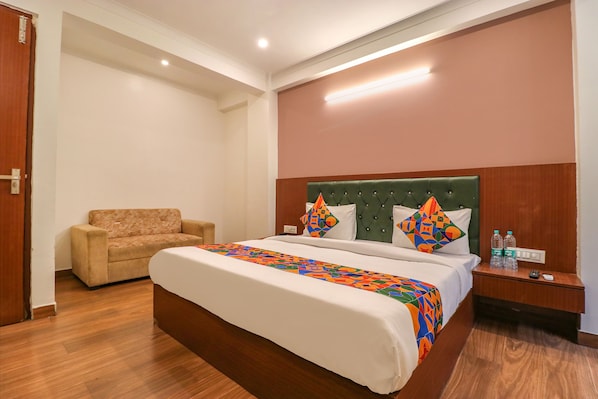 Deluxe Room | Egyptian cotton sheets, premium bedding, in-room safe, free WiFi