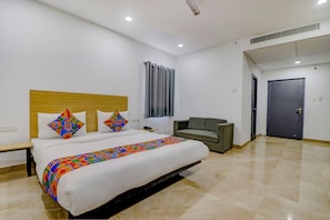 Egyptian cotton sheets, premium bedding, in-room safe, desk