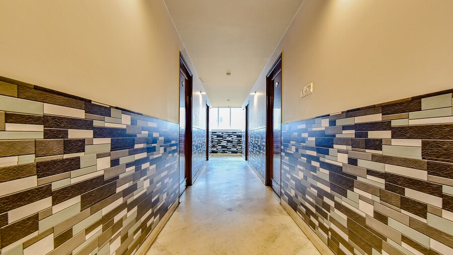 Fabexpress Shekhawati Palace