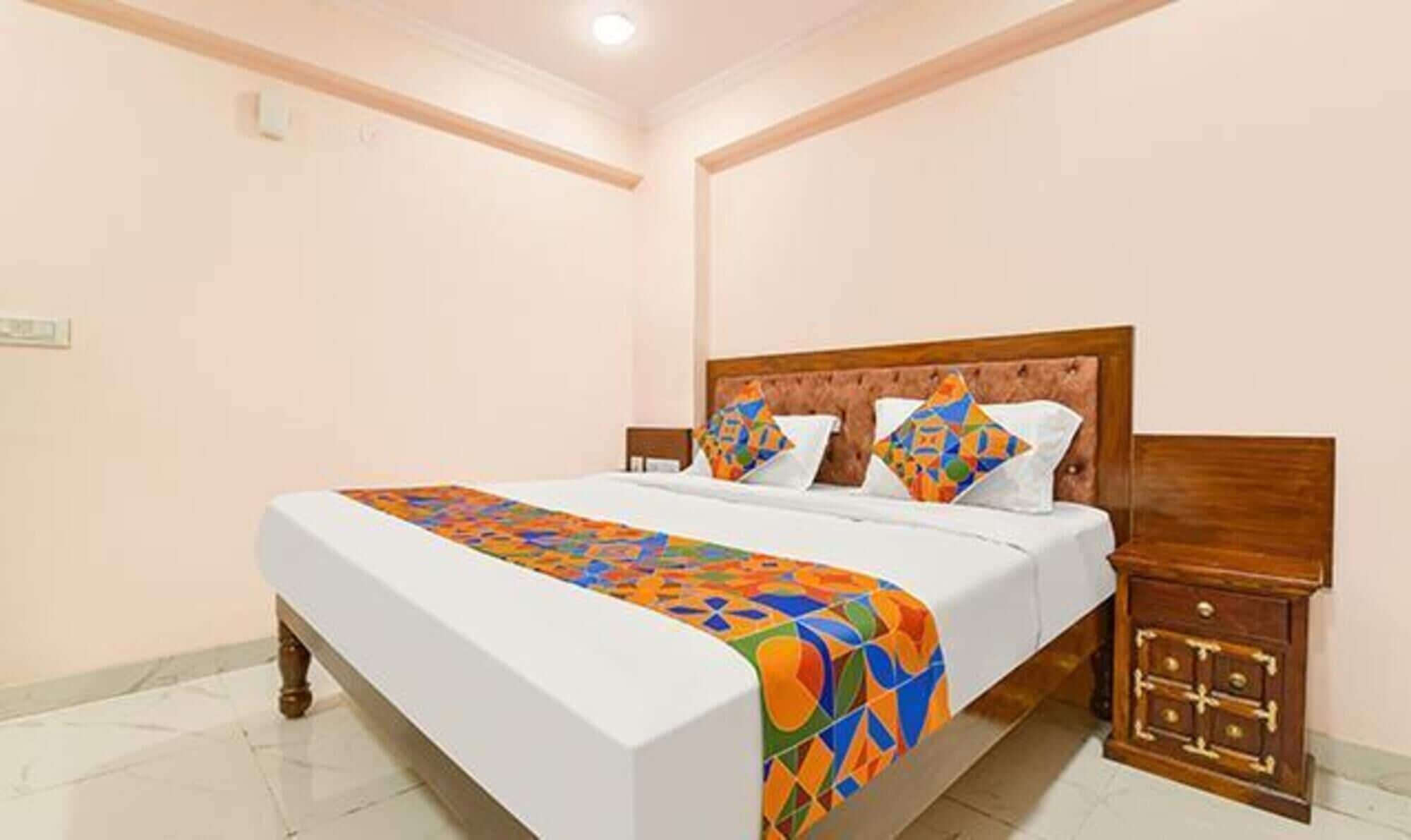 Deluxe Room | Egyptian cotton sheets, premium bedding, in-room safe, free WiFi