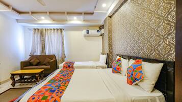 Egyptian cotton sheets, premium bedding, in-room safe, desk