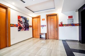 Lobby - Fabhotel Emoji Stays (Gurugram)