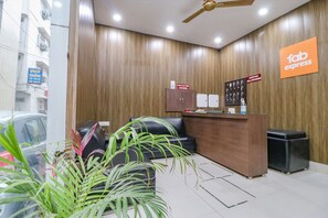 Reception - Fabexpress Kartikey Inn (Haridwar)