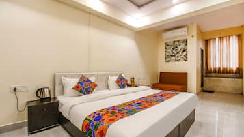 Egyptian cotton sheets, premium bedding, in-room safe, desk