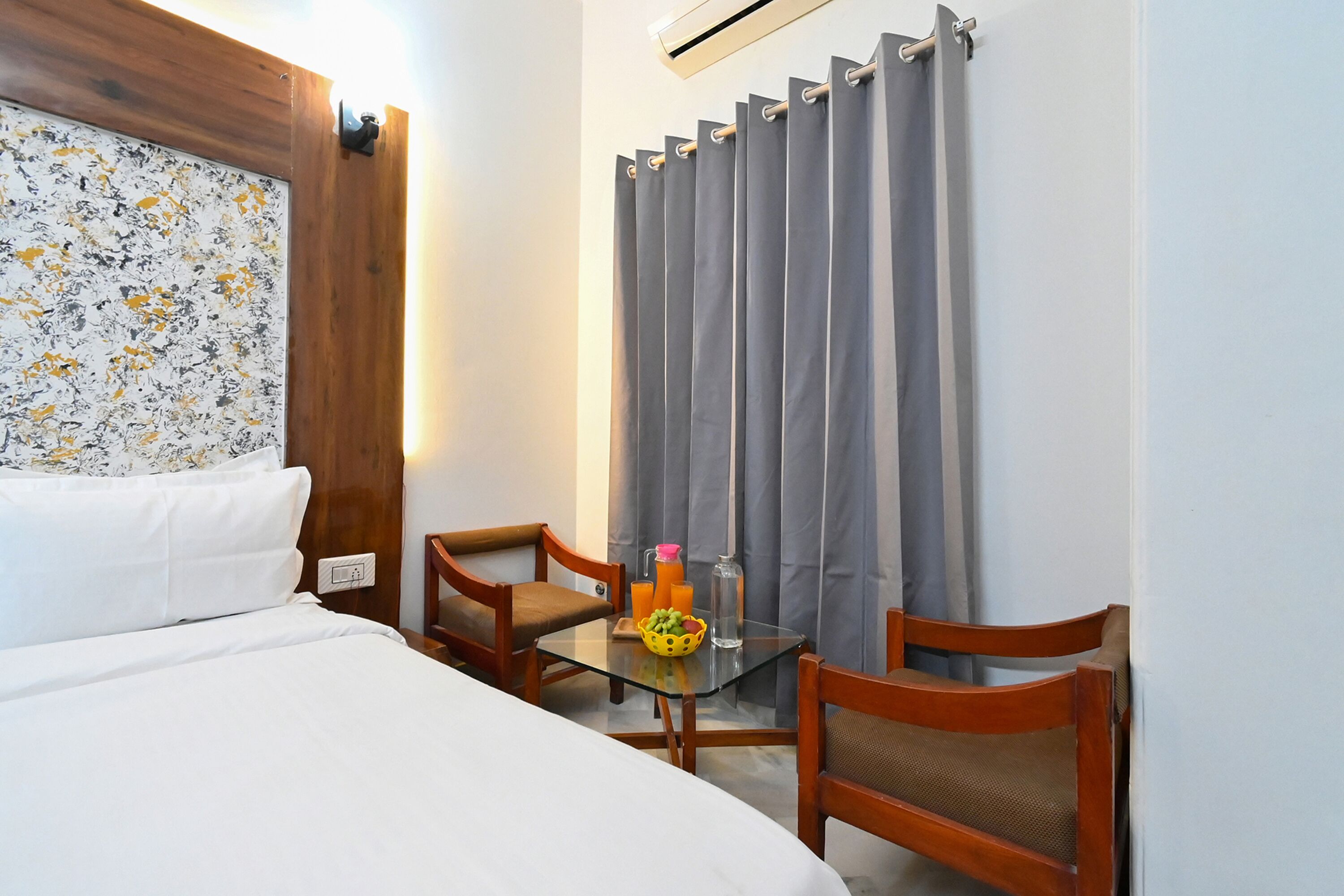 ผ้าปูที่นอนฝ้ายอียิปต์, เครื่องนอนระดับพรีเมียม, ตู้นิรภัยในห้องพัก