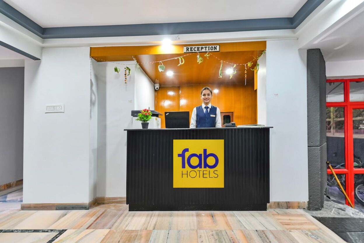 ฝ่ายต้อนรับ