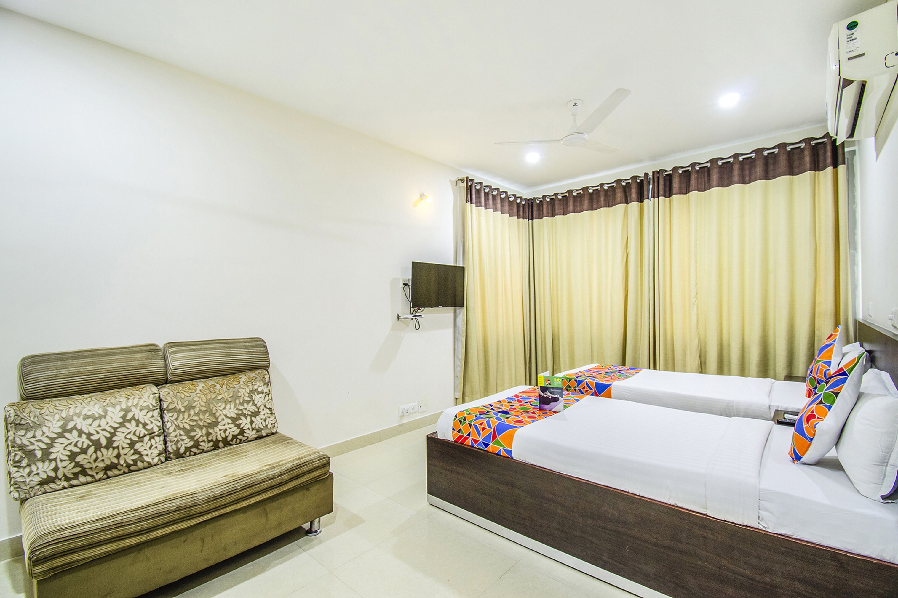 Foto - FabHotel Pride Inn - Nr TCS Deccan Park, Hitech City
