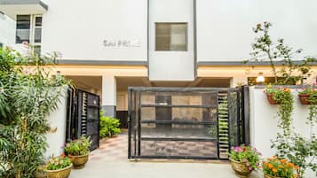 Entrée de l’hébergement