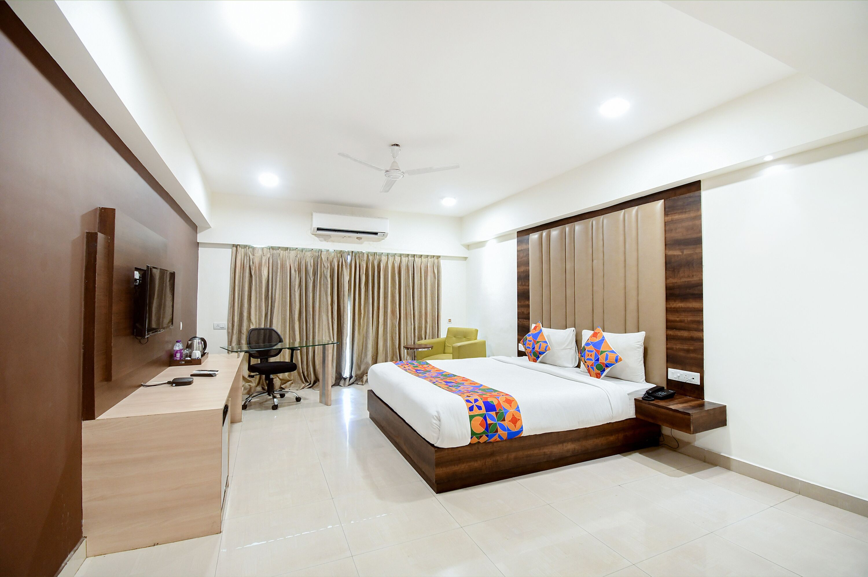 suite | 1 bedroom, egyptian cotton sheets, premium bedding, in-room safe