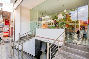 مدخل المنشأة