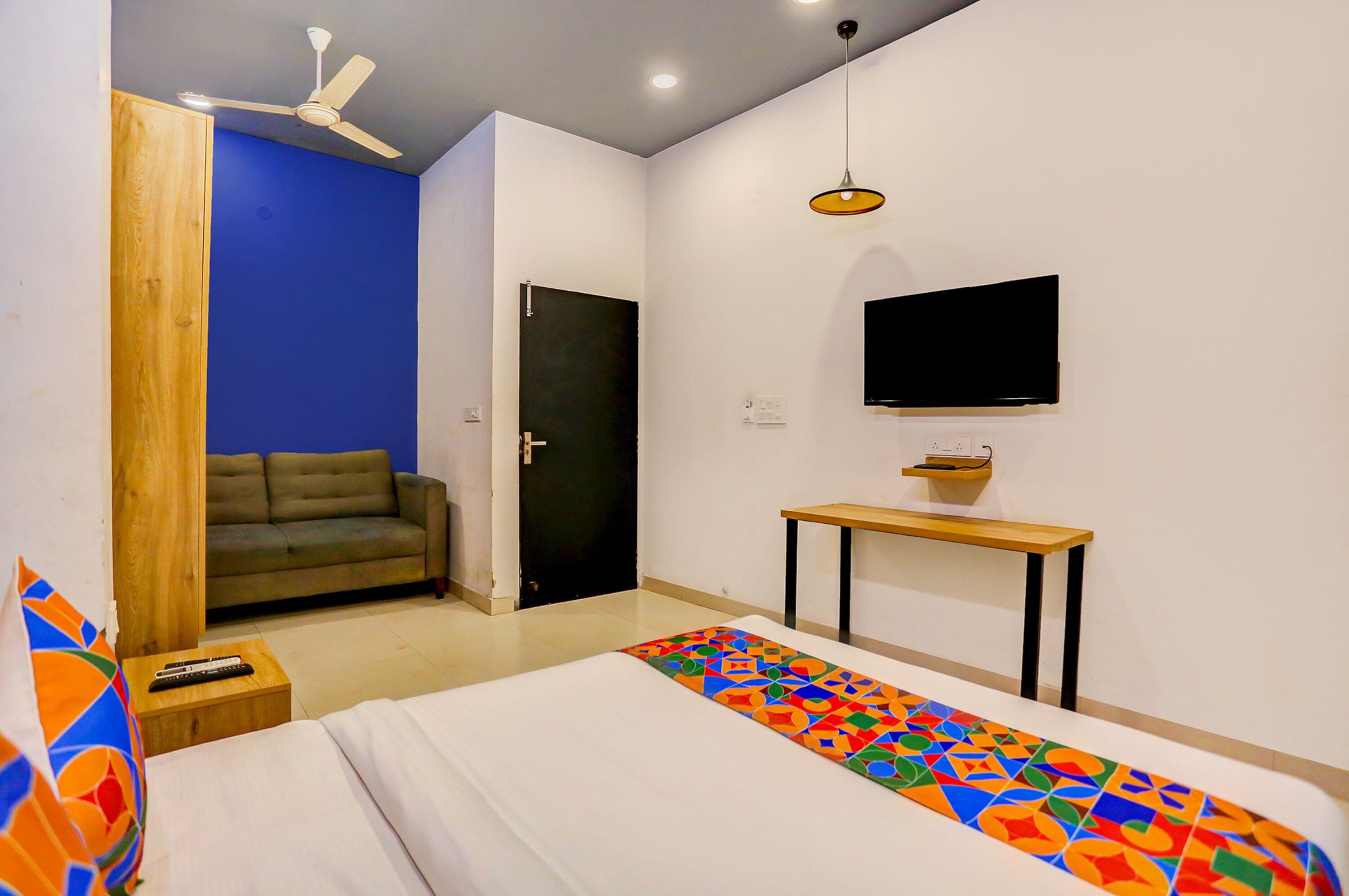 이집트산 면 시트, 고급 침구, 객실 내 금고, 책상