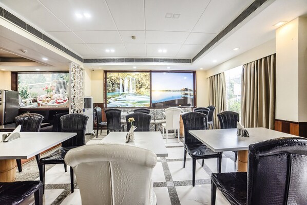 Restaurant - Fabhotel Bmk Grand (New Delhi)