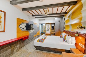 Egyptian cotton sheets, premium bedding, in-room safe, desk - Fabhotel Prime Middleton (Bhubaneshwar)