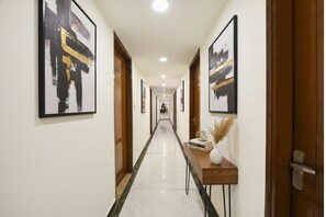 Lobby - FabHotel Under Bridge (New Delhi)
