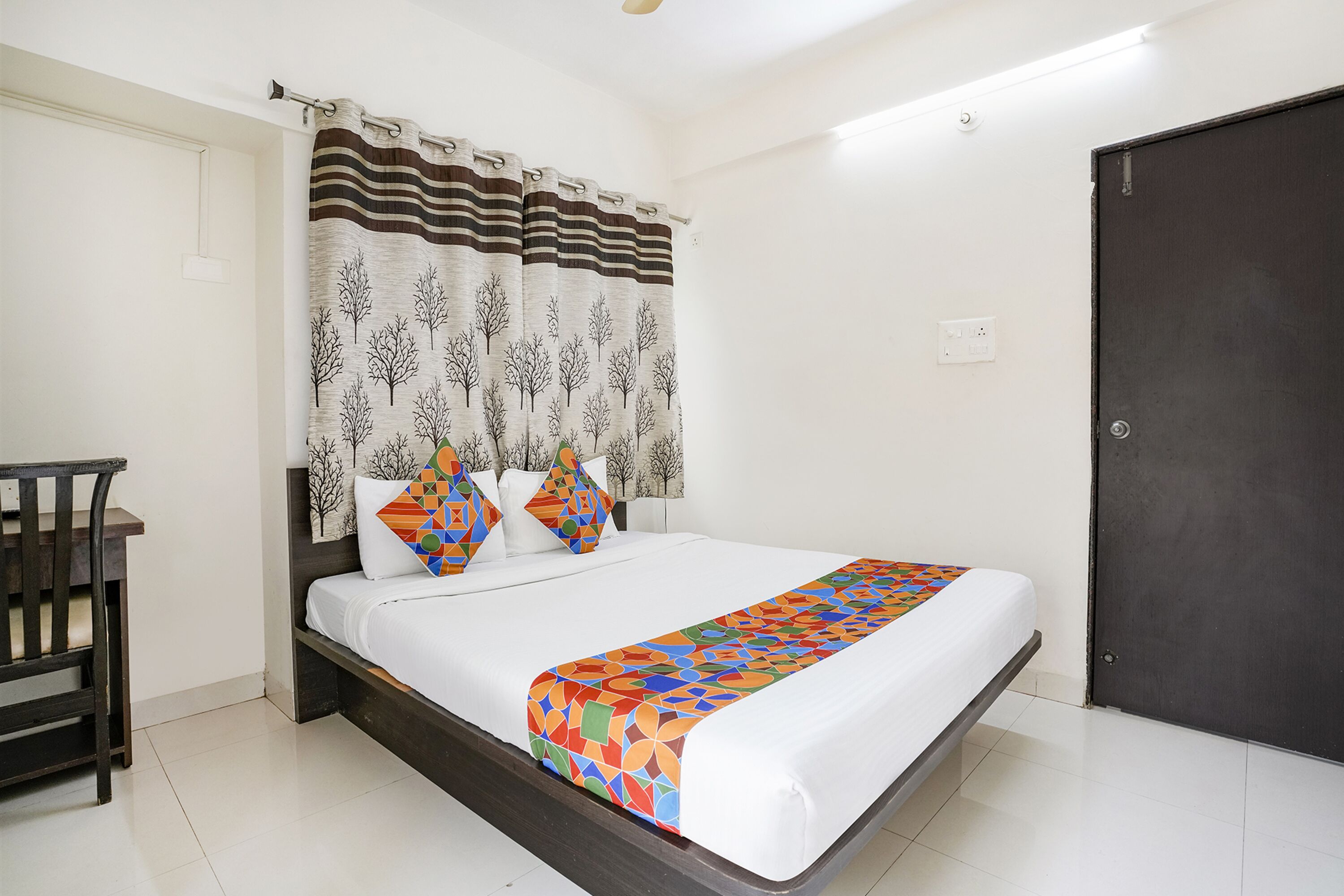 Fabhotel Vardhan House Ii