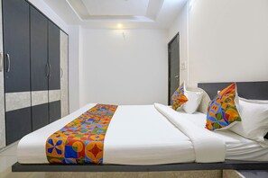 1 bedroom, Egyptian cotton sheets, premium bedding, in-room safe