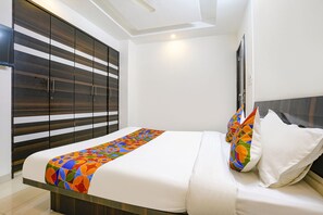 1 bedroom, Egyptian cotton sheets, premium bedding, in-room safe