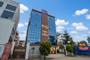 Exterior - Fabhotel Paradise Inn (Paud)