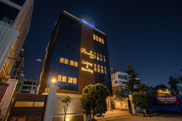 Property entrance - Fabhotel Paradise Inn (Paud)