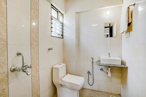 Deluxe Room | Bathroom