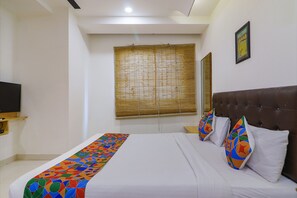 1 bedroom, Egyptian cotton sheets, premium bedding, in-room safe