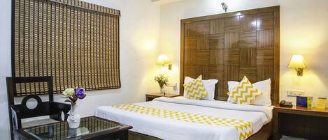 Egyptian cotton sheets, premium bedding, in-room safe, desk