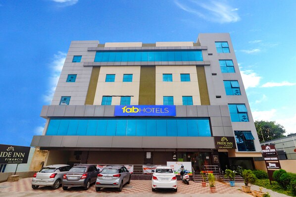 Exterior - Fabhotel Pride Inn Financia (Hyderabad)